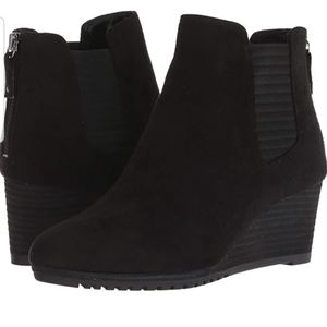 NWOT Dr. Scholl's Wedge Booties